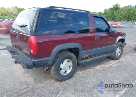 1998 Chevrolet Tahoe z USA, uszkodzony, nr VIN 3GNEK18R4WG122252